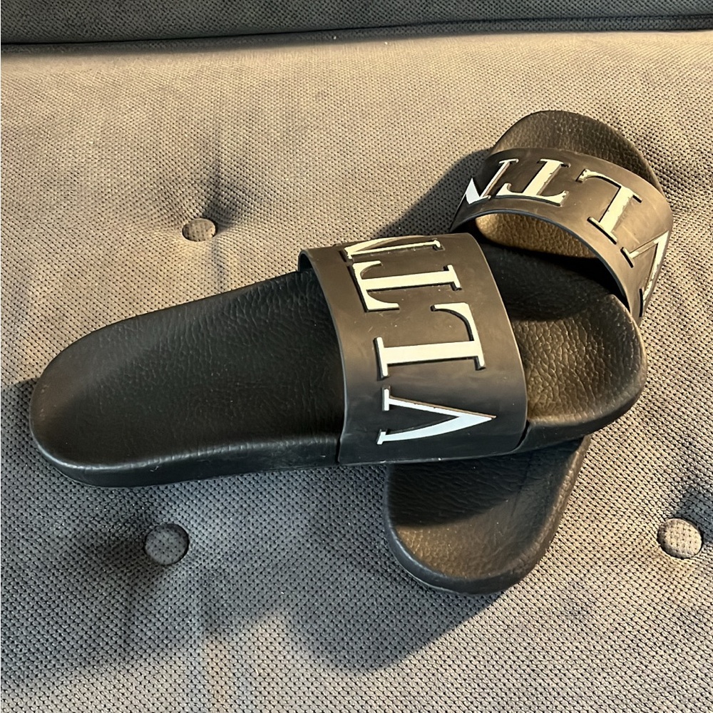 Valentino Flip flops size 43/44.